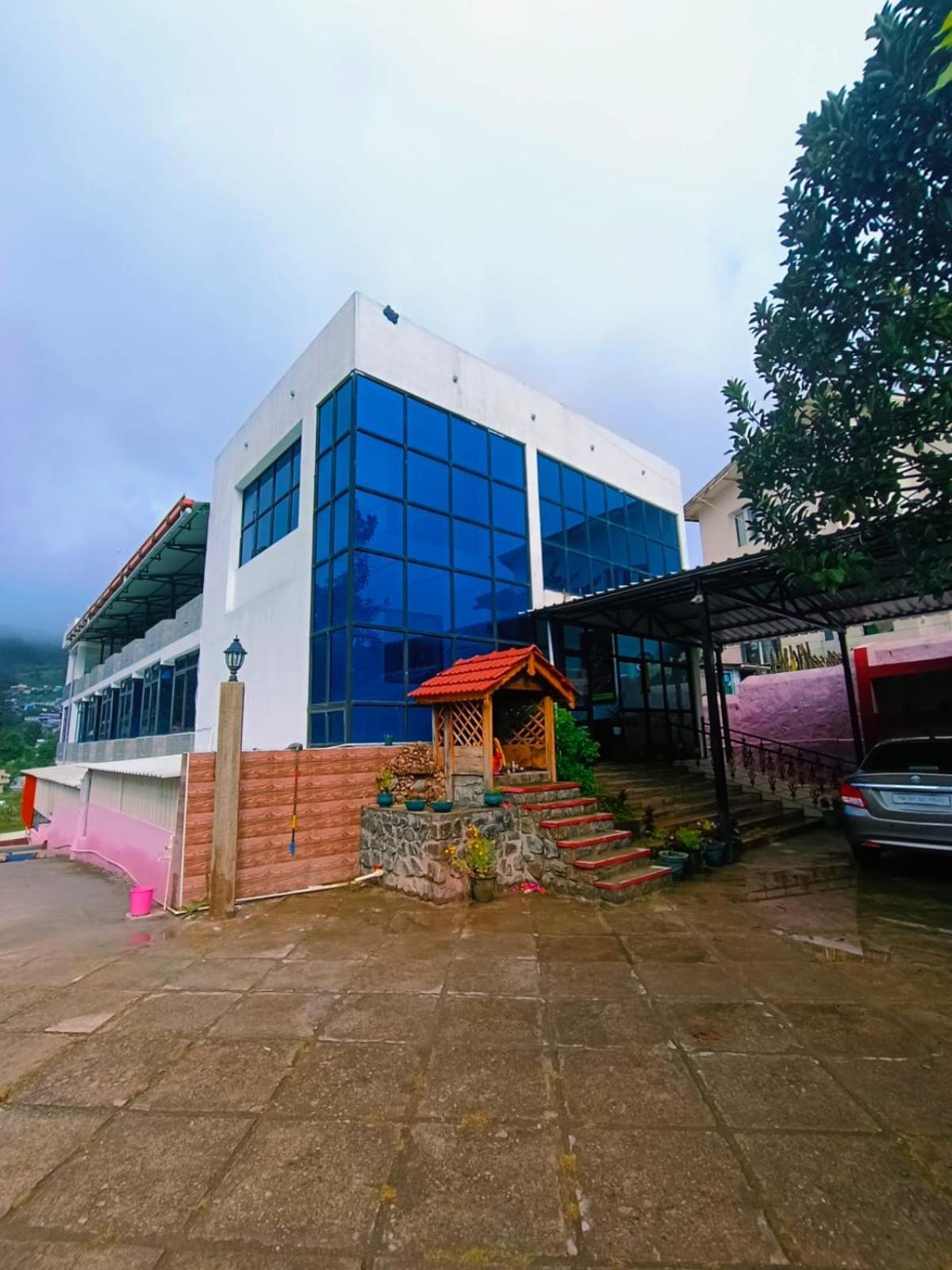 Vetrivel International By Brown Tree Resorts Кодайканал Экстерьер фото