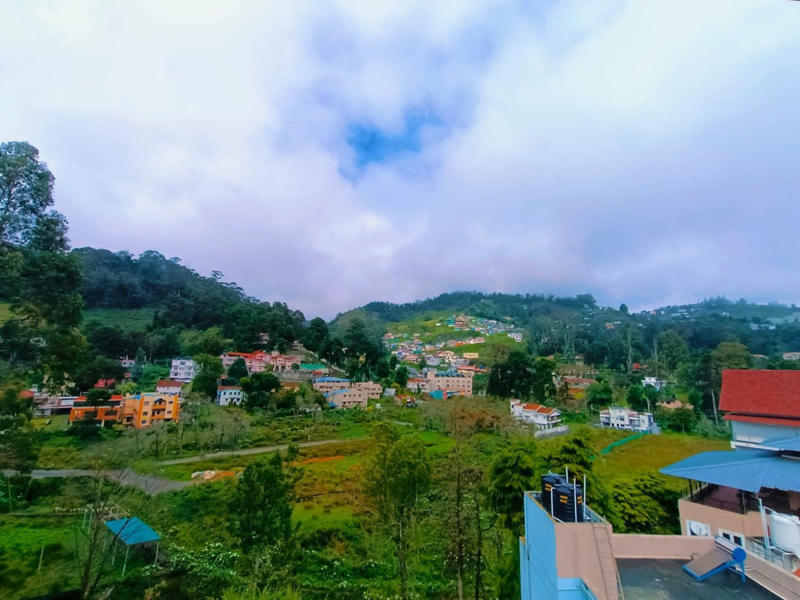 Vetrivel International By Brown Tree Resorts Кодайканал Номер фото